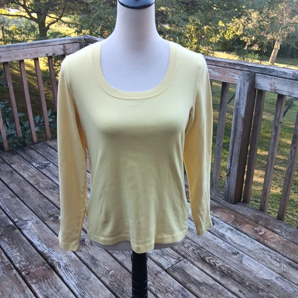 Chico's Soft Yellow Long Sleeve Top, Size 1 - Picture 2 of 4